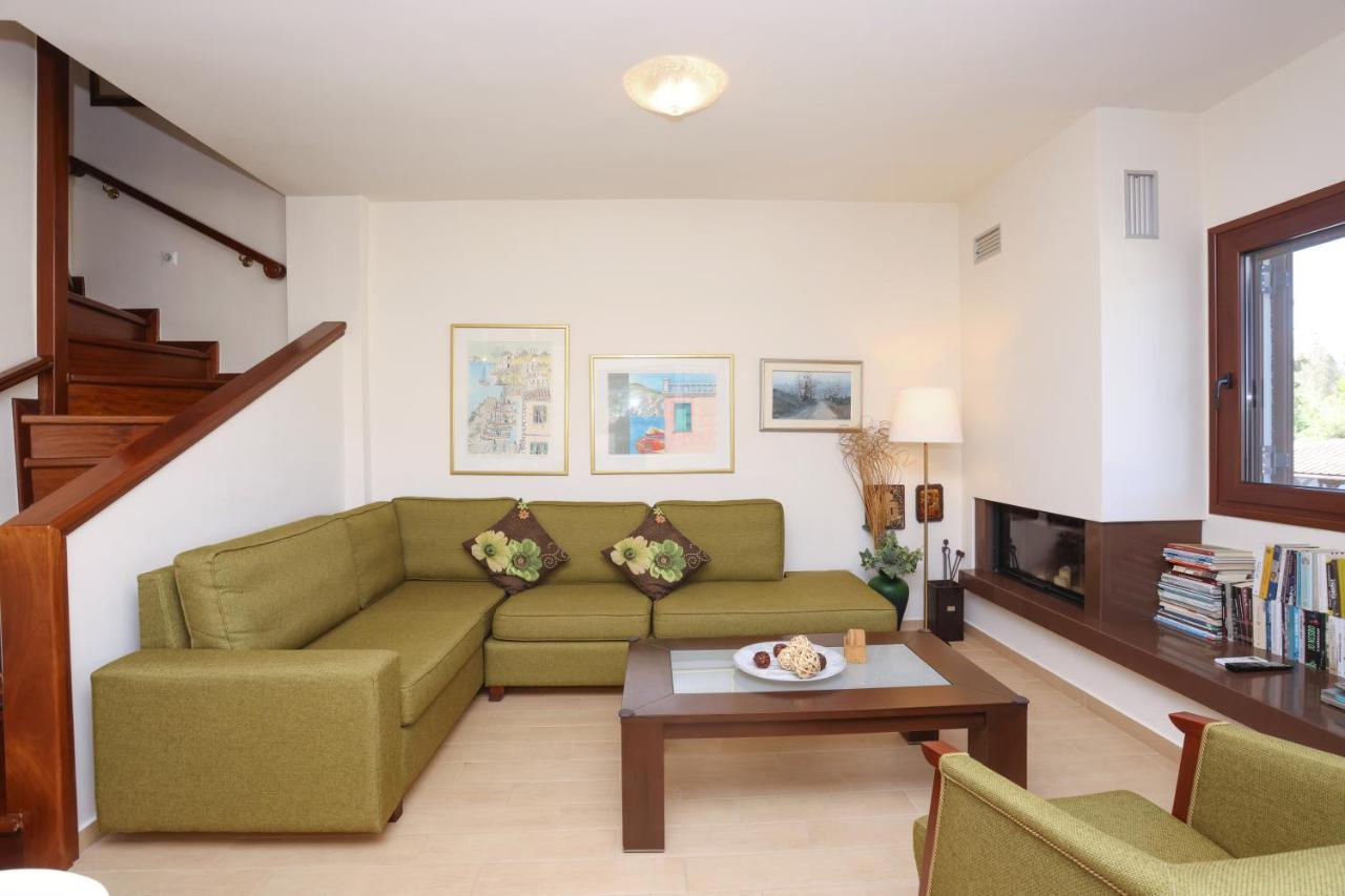 K-Home Villa, Your Enchanting Getaway เปฟโกโฮรี ภายนอก รูปภาพ